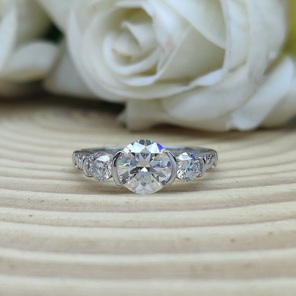 3 Stone Round Moissanite Half Bezel Ring Size 8.5 - Picture 4 of 4